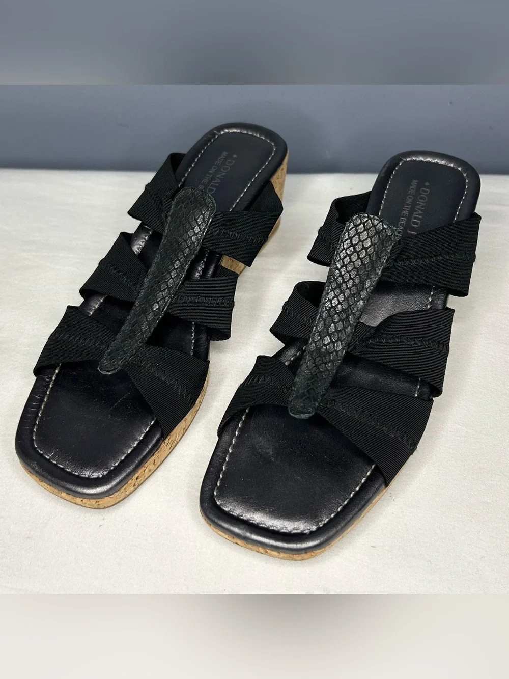 Donald J Pliner Sandals Womens 9 N Black Cork Wedge Thong Slip On Spain Comfort